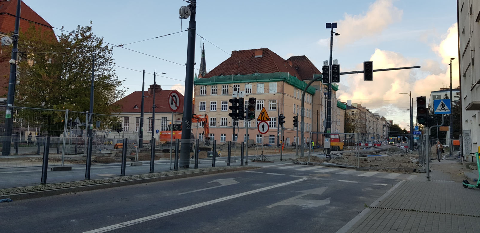 Olsztyn. Skrzyżowanie Piłsudskiego i Kościuszki zamknięte od miesięcy