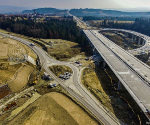 Zakopianka na zdjęciach z powietrza - tak wygląda postęp prac budowlanych