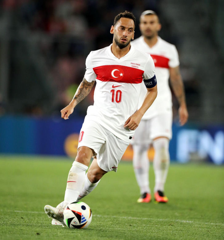Hakan Calhanoglu (Turcja)
