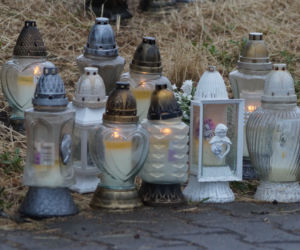 Korona księżniczki i pluszowe misie w miejscu tragedii! Tu zginęła 12-letnia Wiktoria [ZDJĘCIA, WIDE]