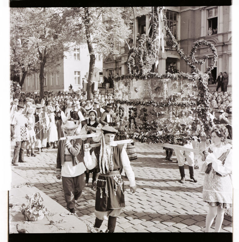 Winobranie w Zielonej Górze w latach 1963-1973. Oto jak bawiono się podczas największego Święta Wina w Polsce