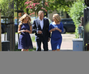Donald Tusk głosuje z rodziną