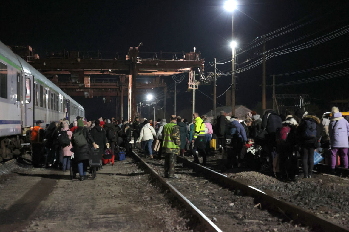 Uratowano z Ukrainy 600 matek i dzieci! W specjalnym pociągu trafili do Polski