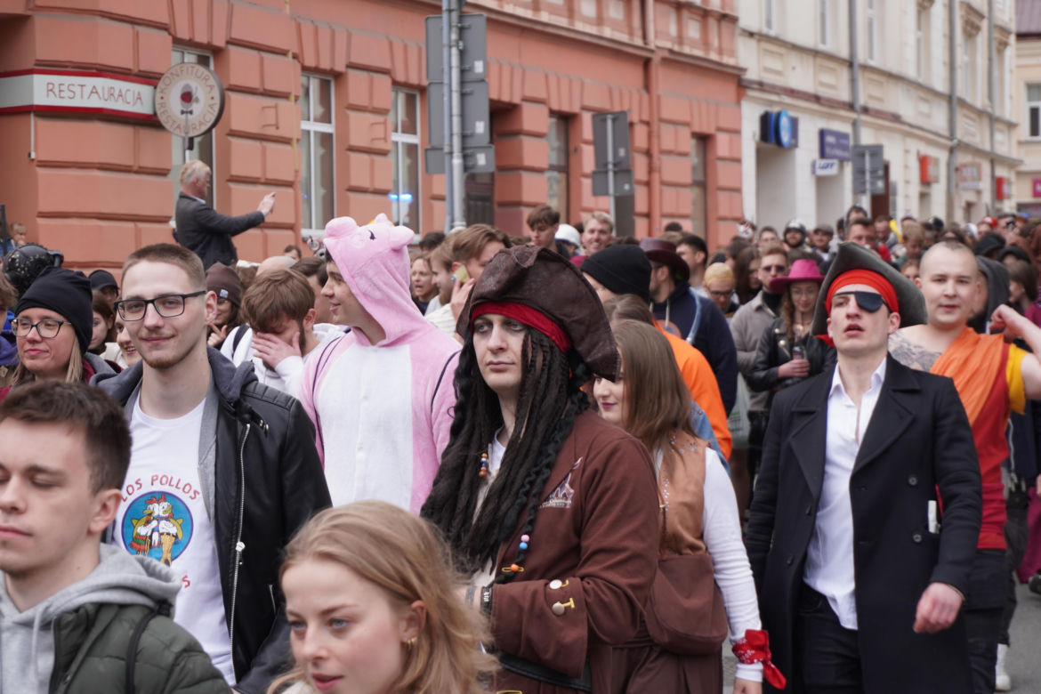 Rzeszowskie Juwenalia rozpoczęte. Barwny korowód przeszedł przez miasto 