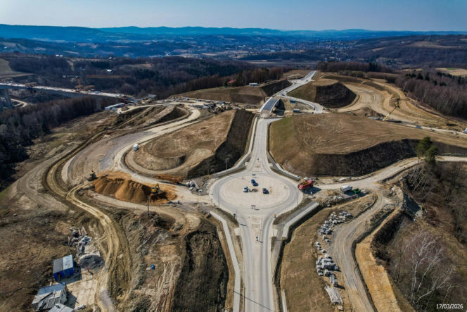 Najwyższa estakada w Polsce powstaje na S19 Babica Jawornik. Na plac budowy prowadzą serpentyny