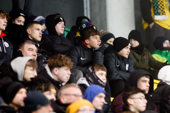 Kibice GKS Katowice dopingowali piłkarzy w meczu z Pogonią