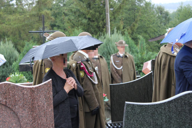 Niebo zapłakało nad Reginą Ż. Wzruszający pogrzeb ofiary tragedii na Węgrzech