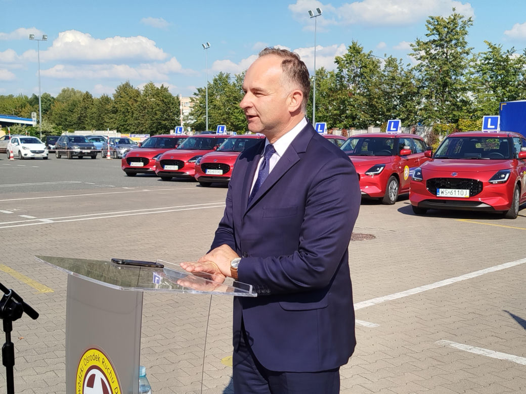 Siedlecki WORD wymienił starą flotę pojazdów egzaminacyjnych na nowe samochody marki Suzuki Swift