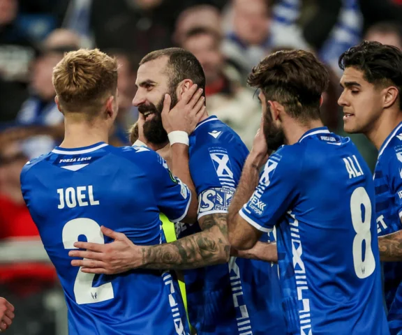 Lech marnuje karnego, ale wygrywa! Ishak show w Ołomuńcu!