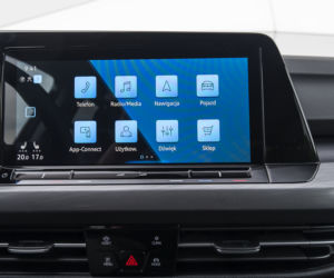 Toyota Corolla GR Sport 2.0 Hybrid Dynamic Force 184 KM e-CVT vs. Volkswagen Golf 8 1.5 eTSI 150 KM Style DSG7