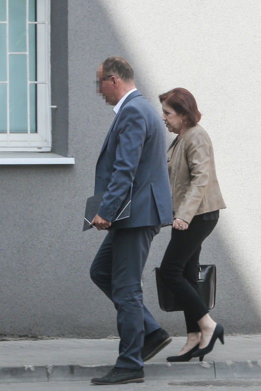 Pani Basia przy łóżku prezesa