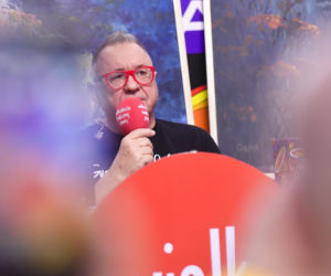 Jerzy Owsiak na przestrzeni lat. Tak zmieniał się jego charakterystyczny wizerunek