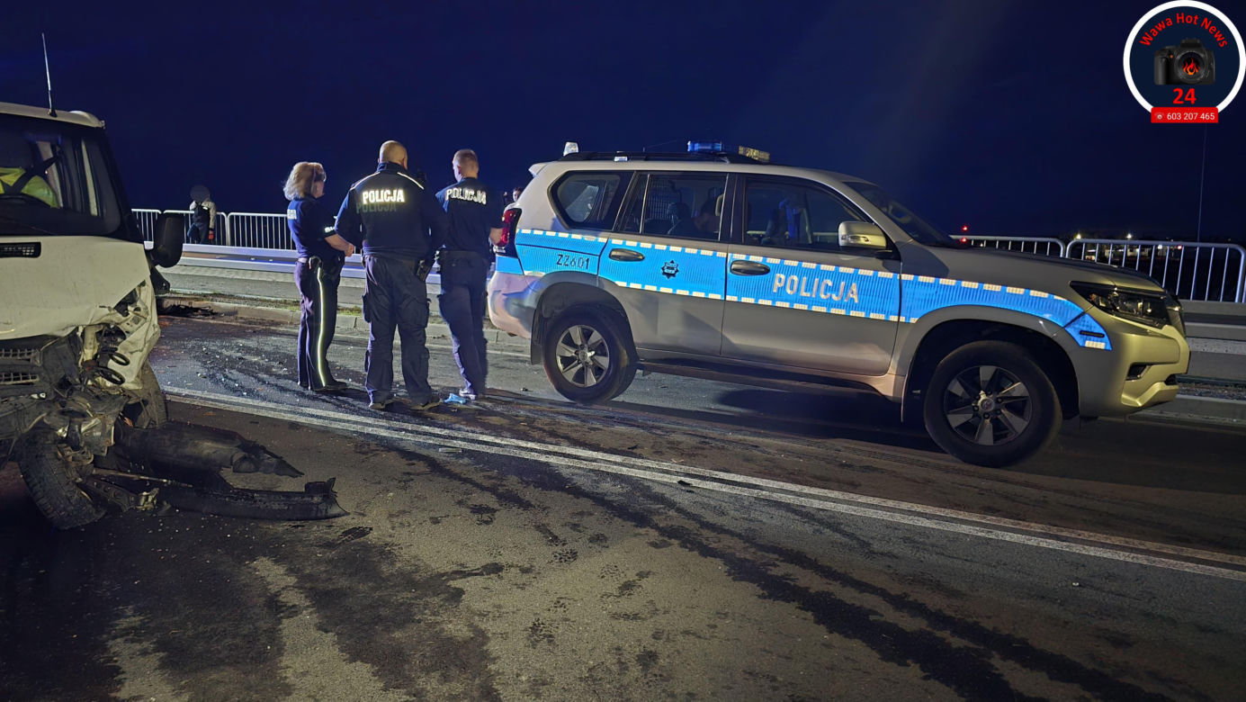 Tragiczny wypadek w Zakroczymiu: Czołowe zderzenie busa z fiatem! Kierowca zakleszczony