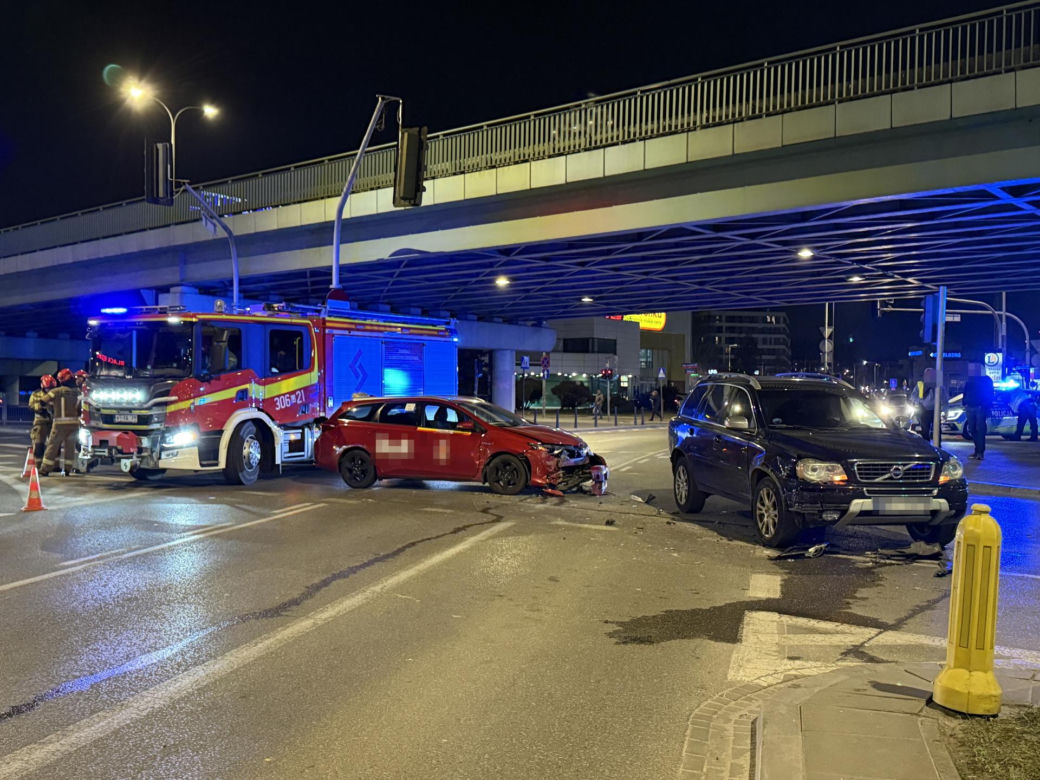 Kłótnia dwóch braci zakończona wypadkiem. Jeden wiózł drugiego na aucie. Potem się rozbili