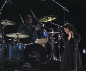 Córka Dave’a Grohla debiutuje solo! Posłuchaj dwóch premierowych kompozycji Violet Grohl