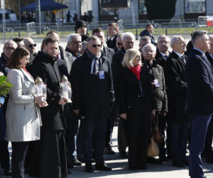 Rocznica katastrofy smoleńskiej. Prezydent Nawrocki uczcił pamięć zmarłych