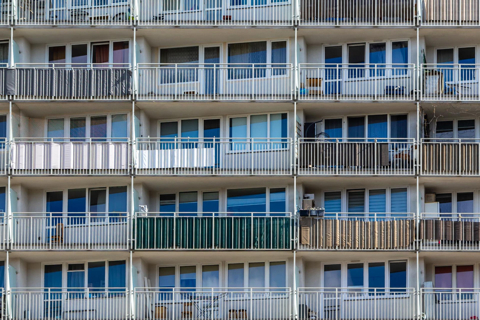 Blok przy Targowej 42 w Warszawie