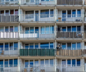 Blok przy Targowej 42 w Warszawie