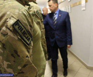 Jeden policjant nie żyje, trzech jest rannych