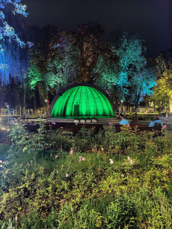 Tężnia w Busku-Zdroju piękna także nocą. Zobacz zdjęcia