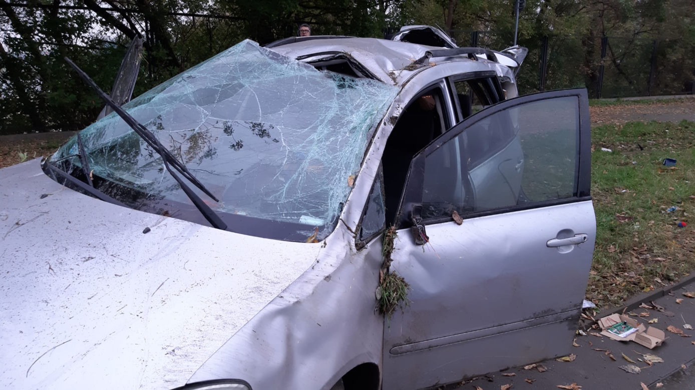 Dwa wypadki jeden po drugim, paraliż komunikacyjny na Pradze-Południe