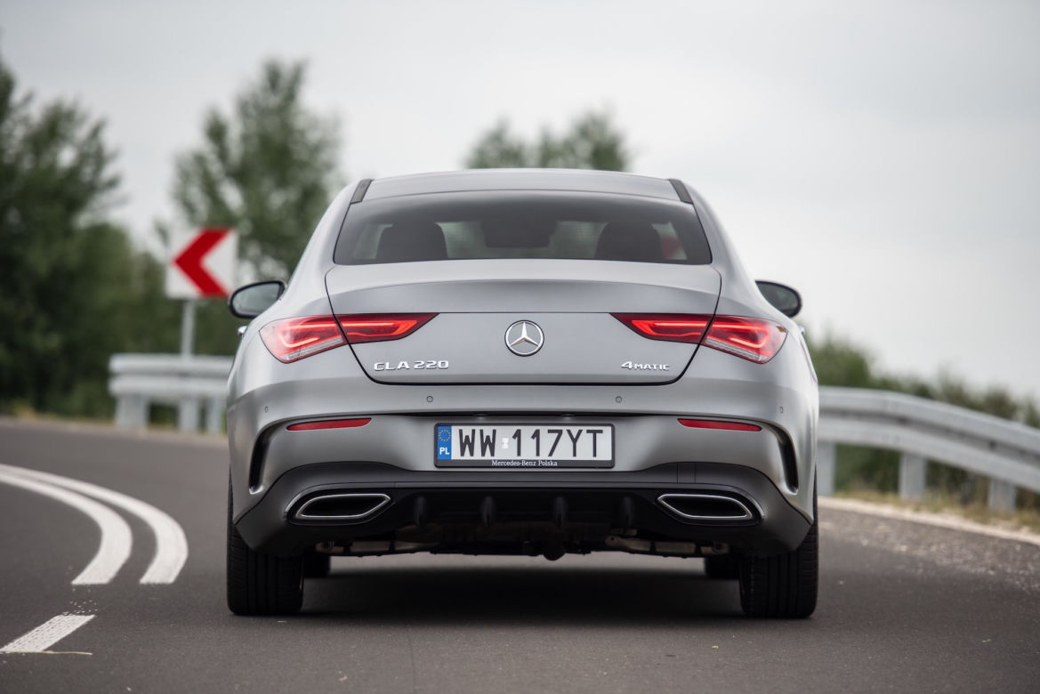 Mercedes-Benz CLA 220 4MATIC 7G-DCT
