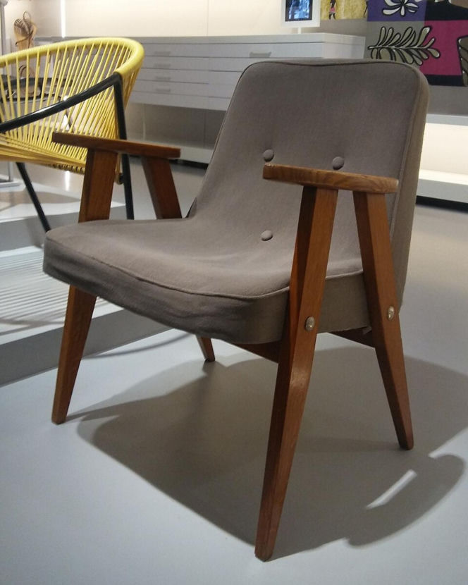 Fotel 366 autorstwa Józefa Chierowskiego z 1962 r