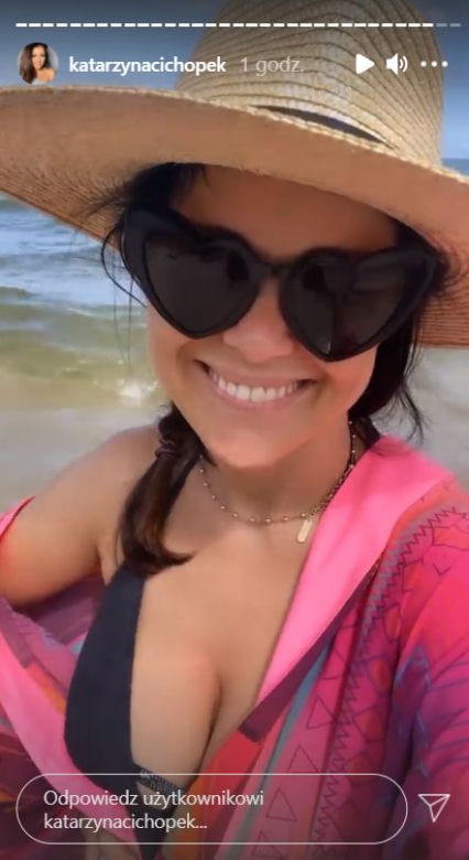 M jak miłość. Katarzyna Cichopek (Kinga) na plaży