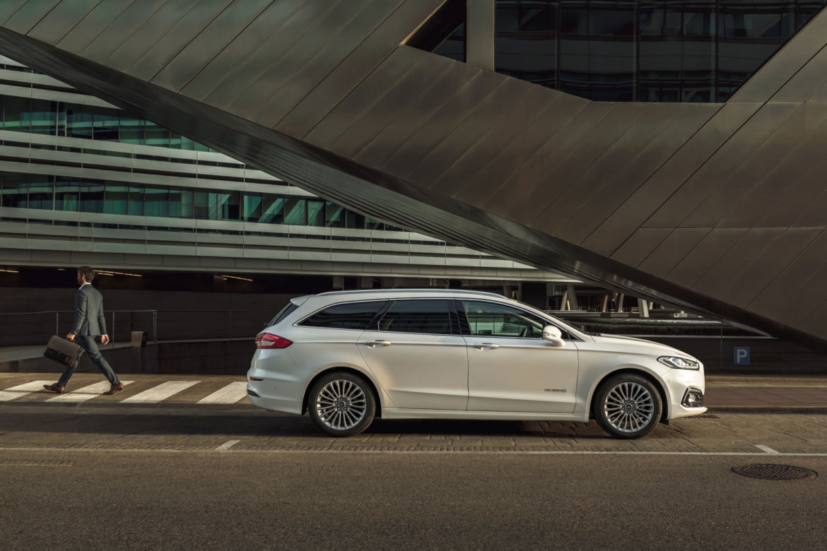Ford Mondeo Hybrid kombi