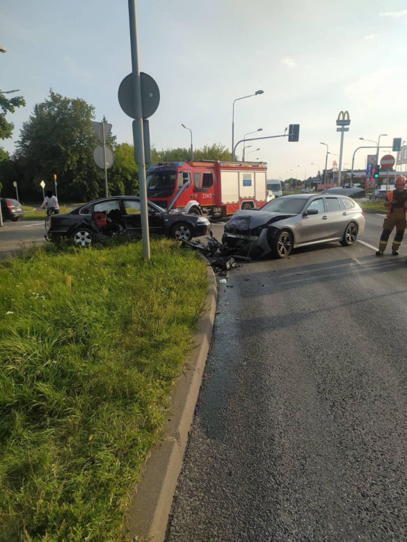 Wypadek na skrzyżowaniu ul. Czarnieckiego z ul. Folwarczną