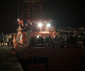 Nielegalni migranci w łodziach