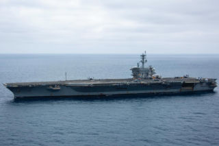 Kryzys na USS Abraham Lincoln. Dramat marynarzy, próby samobójcze i rekordowa misja w cieniu wojny
