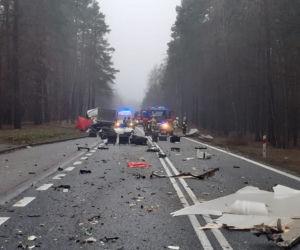 Stare Jabłonki. Tragiczny wypadek na DK 16. Droga jest zablokowana!