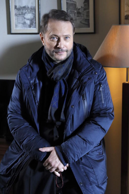 Od "Na dobre i na złe" po "Ojca Mateusza". Tak na przestrzeni lat zmieniał się Artur Żmijewski
