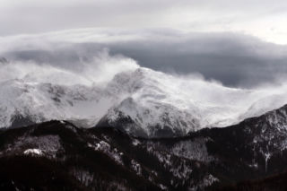 Ostatnia szansa na narty i apel o ostrożność w górach
