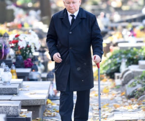 Limuzyną na grób matki. Jarosław Kaczyński 