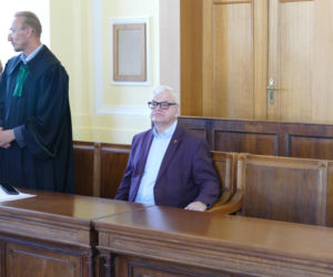 Radny nie odpowie karnie za porównanie Karola Nawrockiego do Shreka. O jego losie zadecyduje para prezydencka