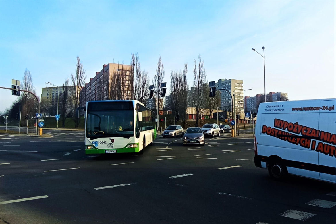 Na skrzyżowaniu ulic 26 Kwietnia, Derdowskiego i Taczaka uruchomiono system RedLight3