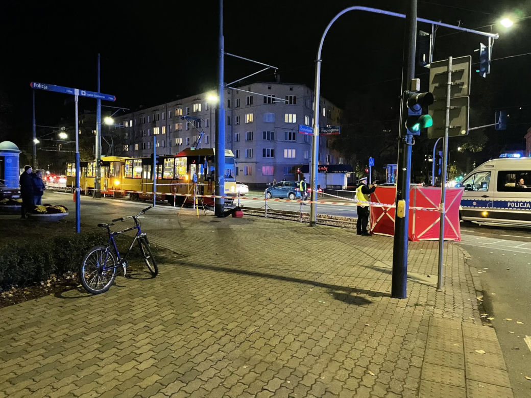 Śmiertelny wypadek na al. Waszyngtona. Tramwaj potrącił pieszego