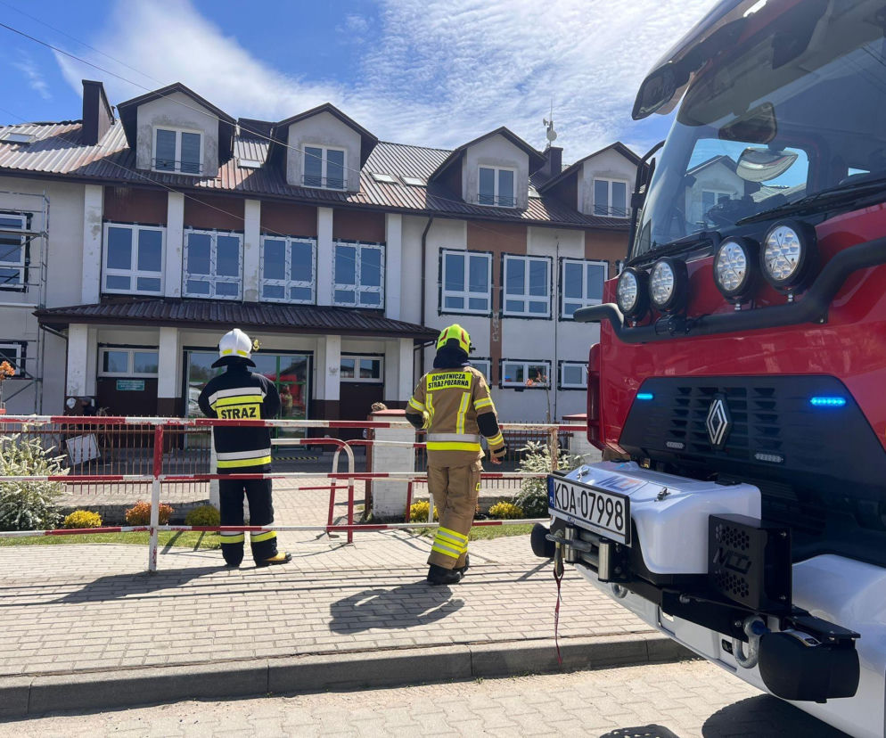 Ewakuacja szkoły w Luszowicach. Budynek musiało opuścić 265 osób