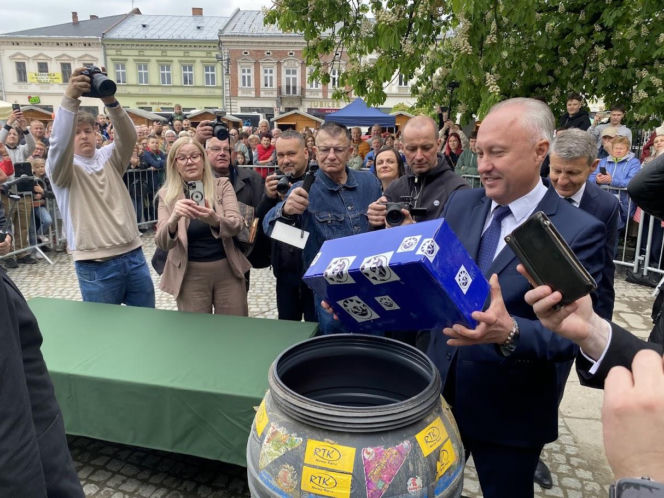 Przystanek Czasu w Nowym Sączu znowu odlicza dni, miesiące i lata
