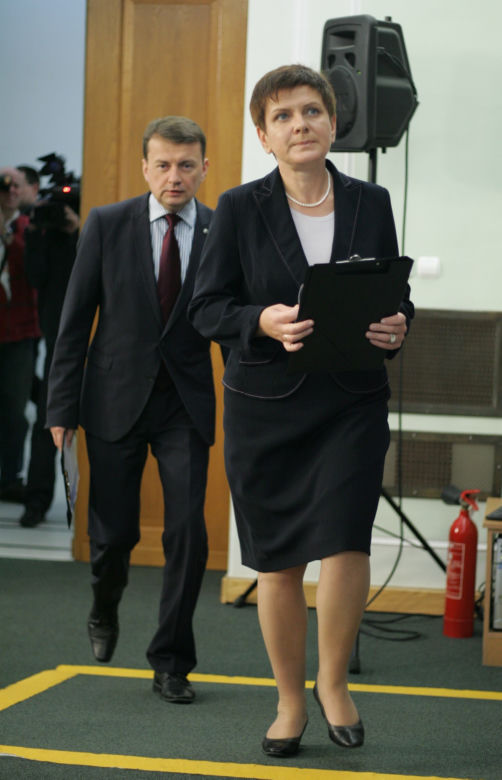 Szydło burmistrzem i strażakiem