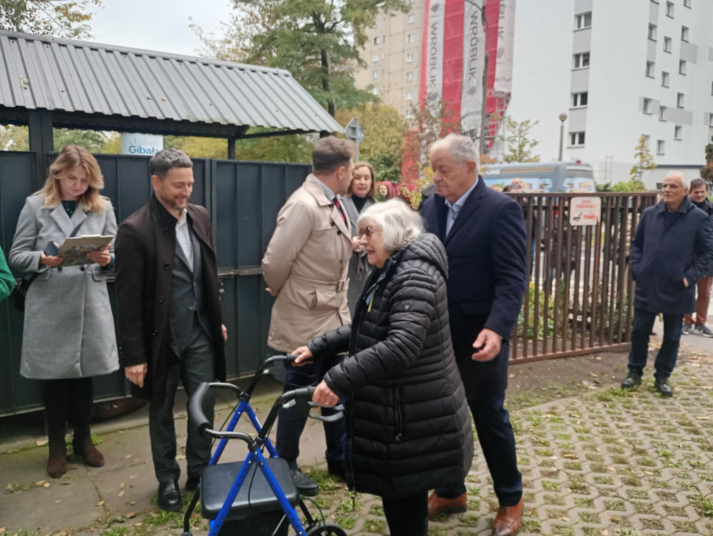 Nowy mural w Krakowie na cześć Andrzeja Wajdy. Żona reżysera nie kryje zachwytu