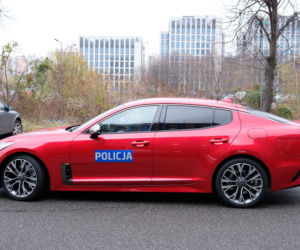 Kia Stinger 2.0 T-GDI 255 KM GT Line w polskiej policji