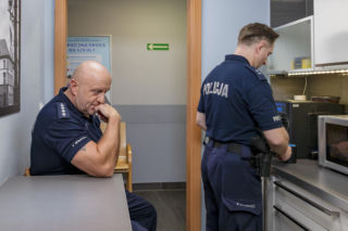 Policjantki i Policjanci, odcinek 1392: Góral i Tamara próbują spędzić romantyczny wieczór. Ich plany burzy niespodziewane pojawienie się Jagny