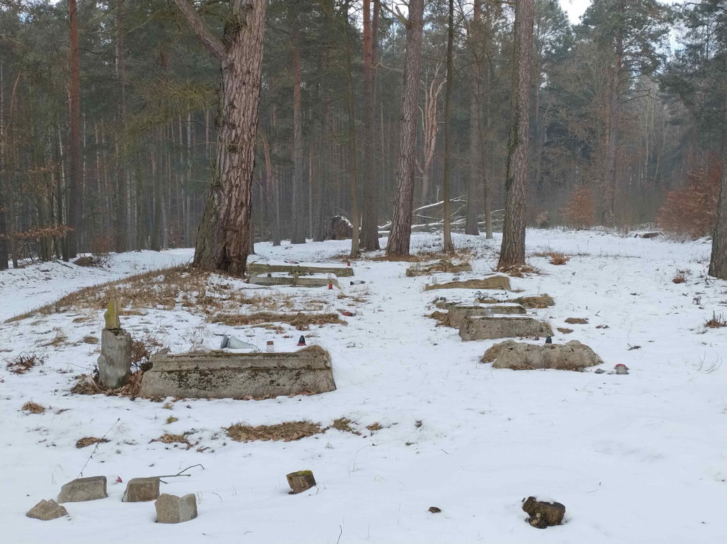 Mroczna tajemnica grobowca na Kaszubach. Należy do rodziny związanej z masonerią