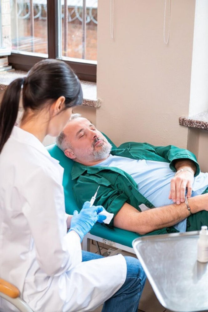 Pierwsza miłość odc. 4122. Bartek (Rafał Kwietniewski), lekarka Ilona