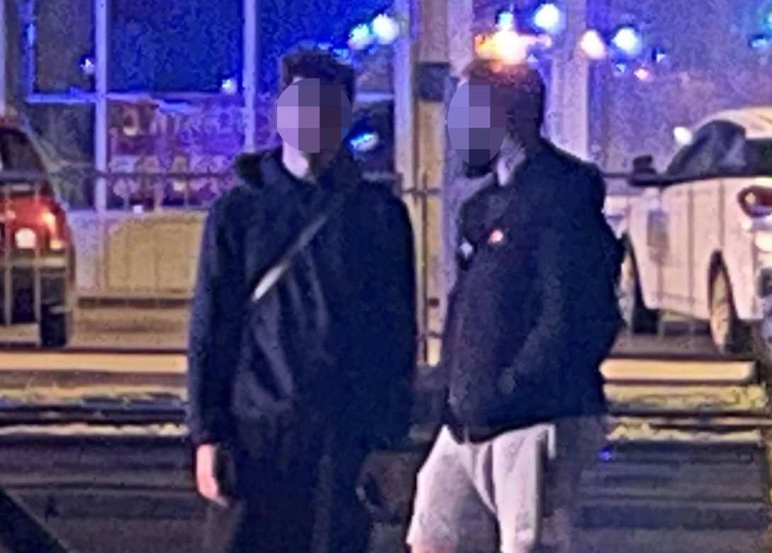 Nocna makabra na ulicach Warszawy. BMW ścięło latarnie. Egipskie ciemności na Grochowskiej