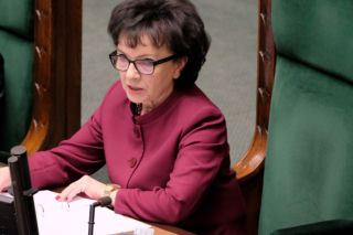 Co za sceny w Sejmie! Marszałek Witek wykluczyła Brauna z obrad. Powód bulwersuje