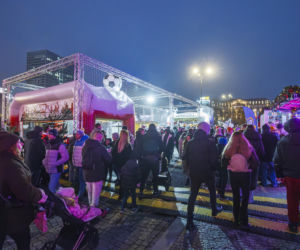 Tłumy na świątecznym Jarmarku Warszawskim. Zapytaliśmy ludzi, co o nim myślą